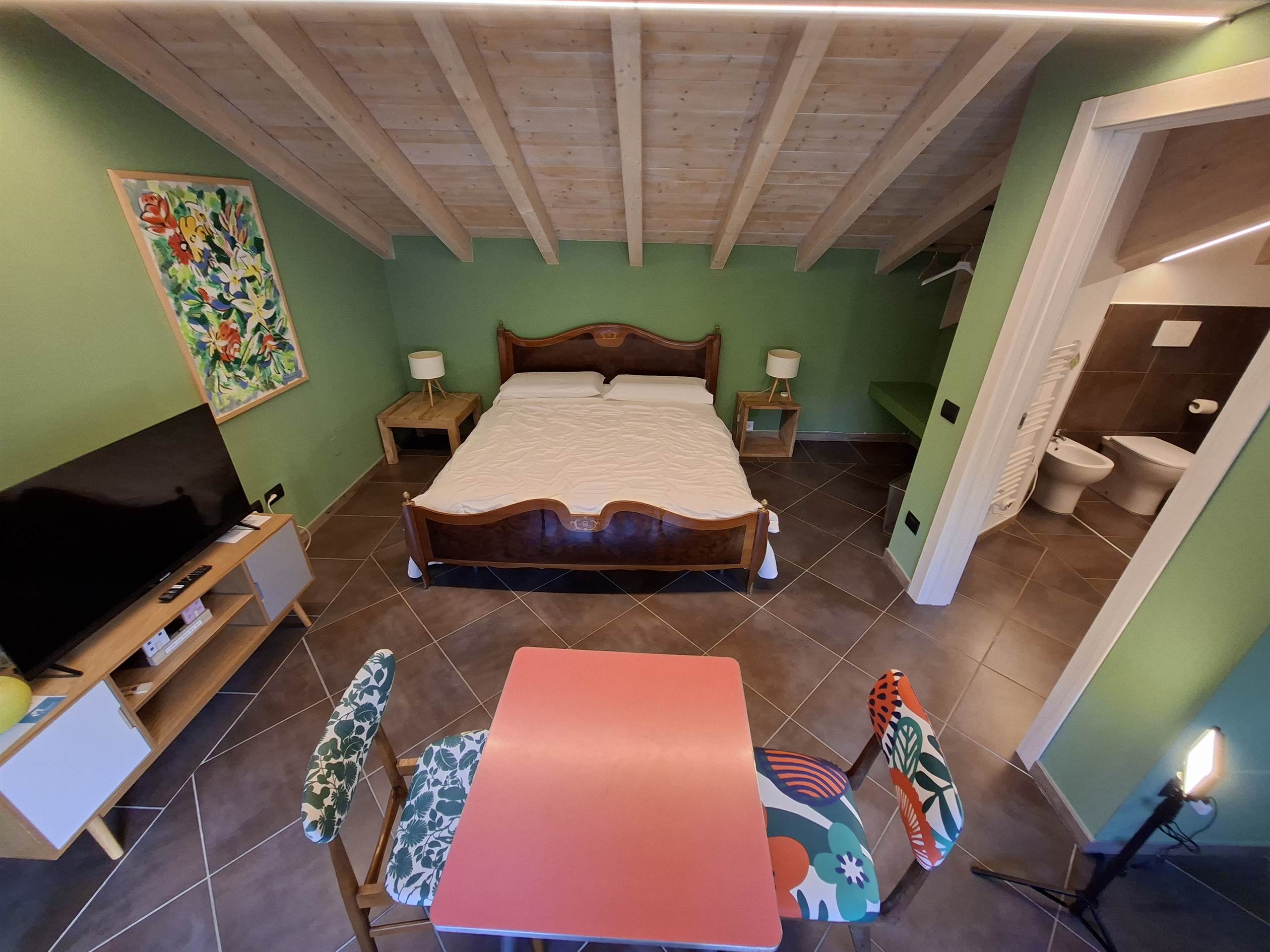 Mass Image Compressor Compressed this image. https://sourceforge.net/projects/icompress/ with Quality:68