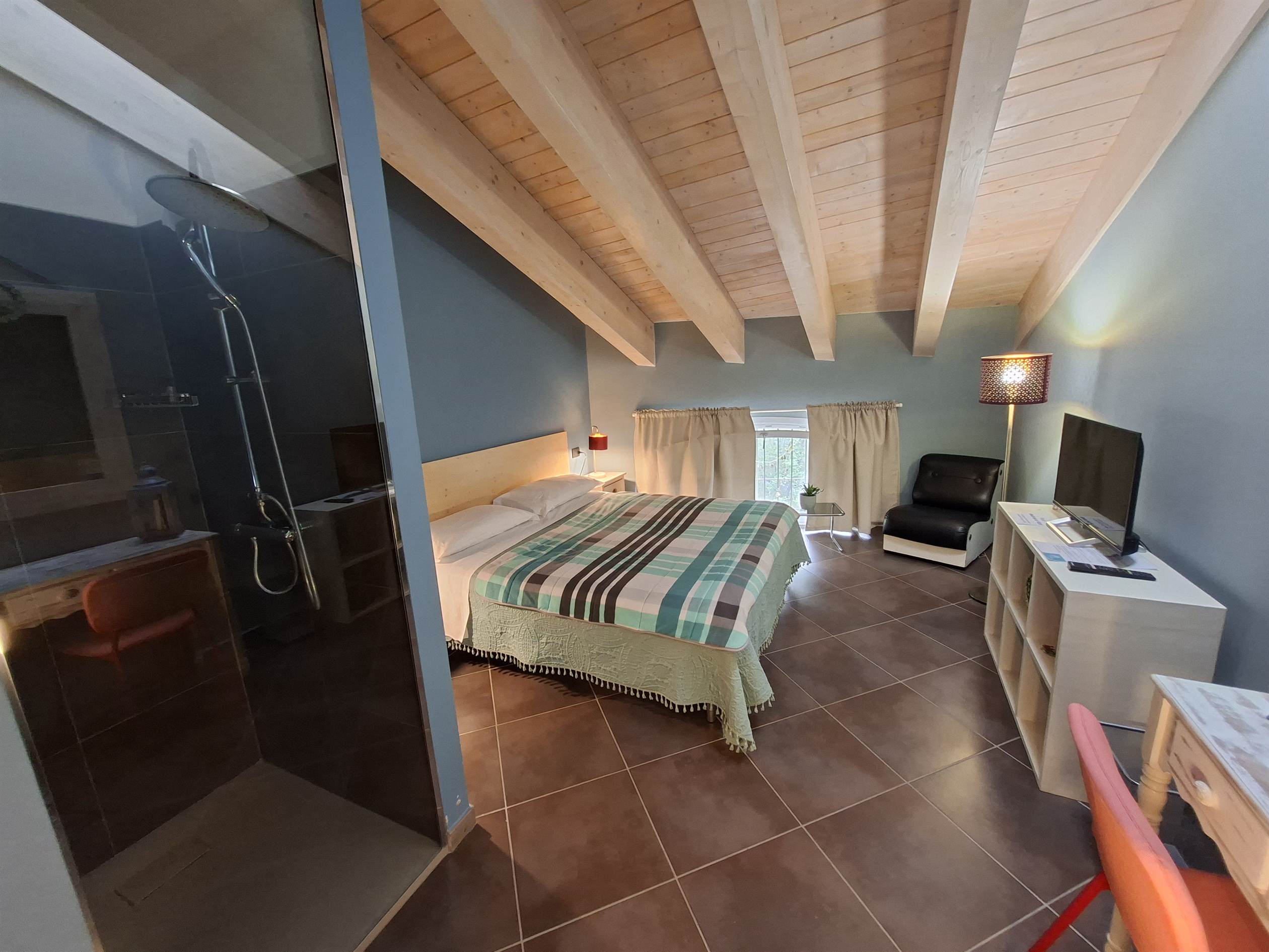 Mass Image Compressor Compressed this image. https://sourceforge.net/projects/icompress/ with Quality:68