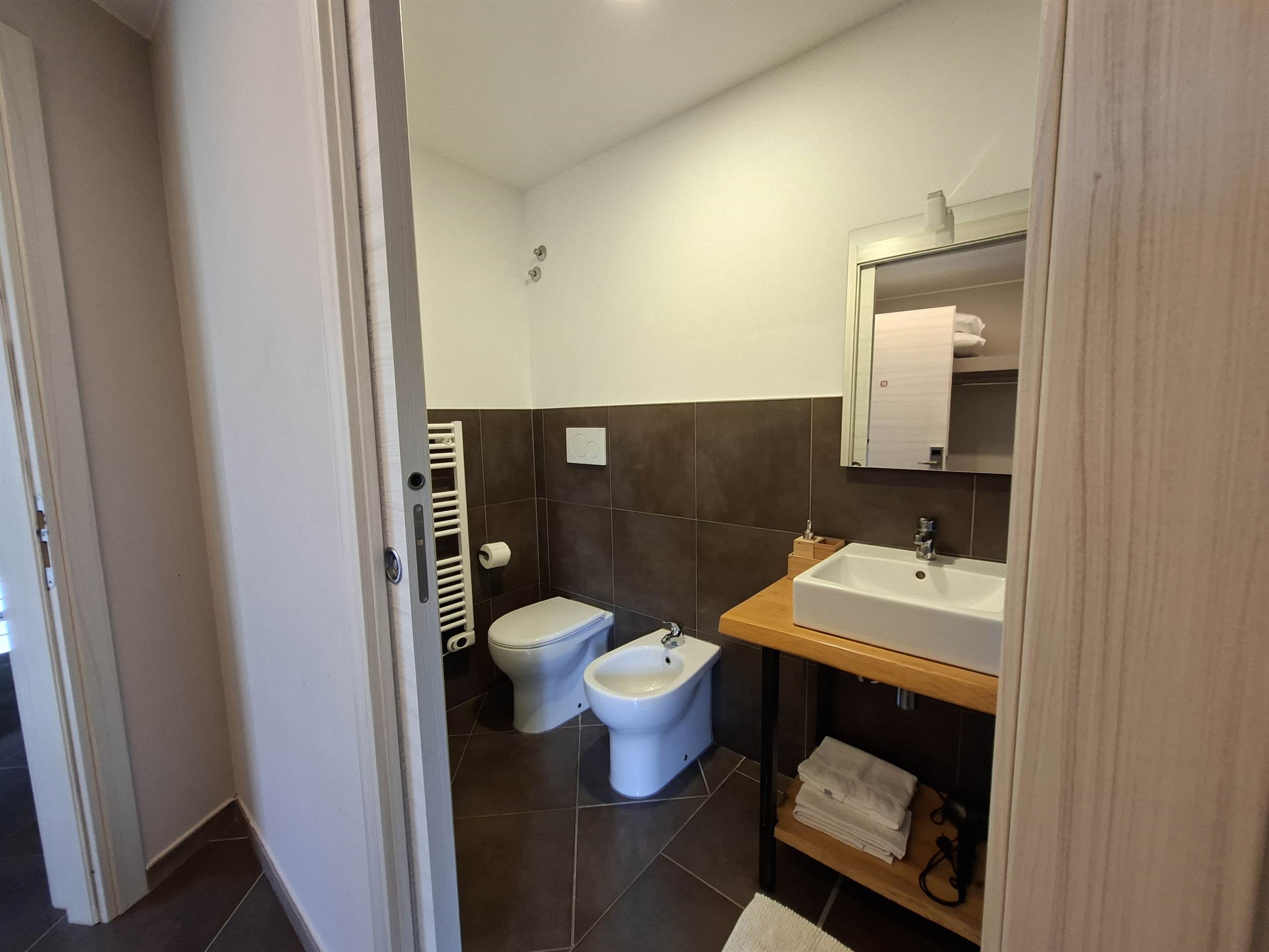 Mass Image Compressor Compressed this image. https://sourceforge.net/projects/icompress/ with Quality:68