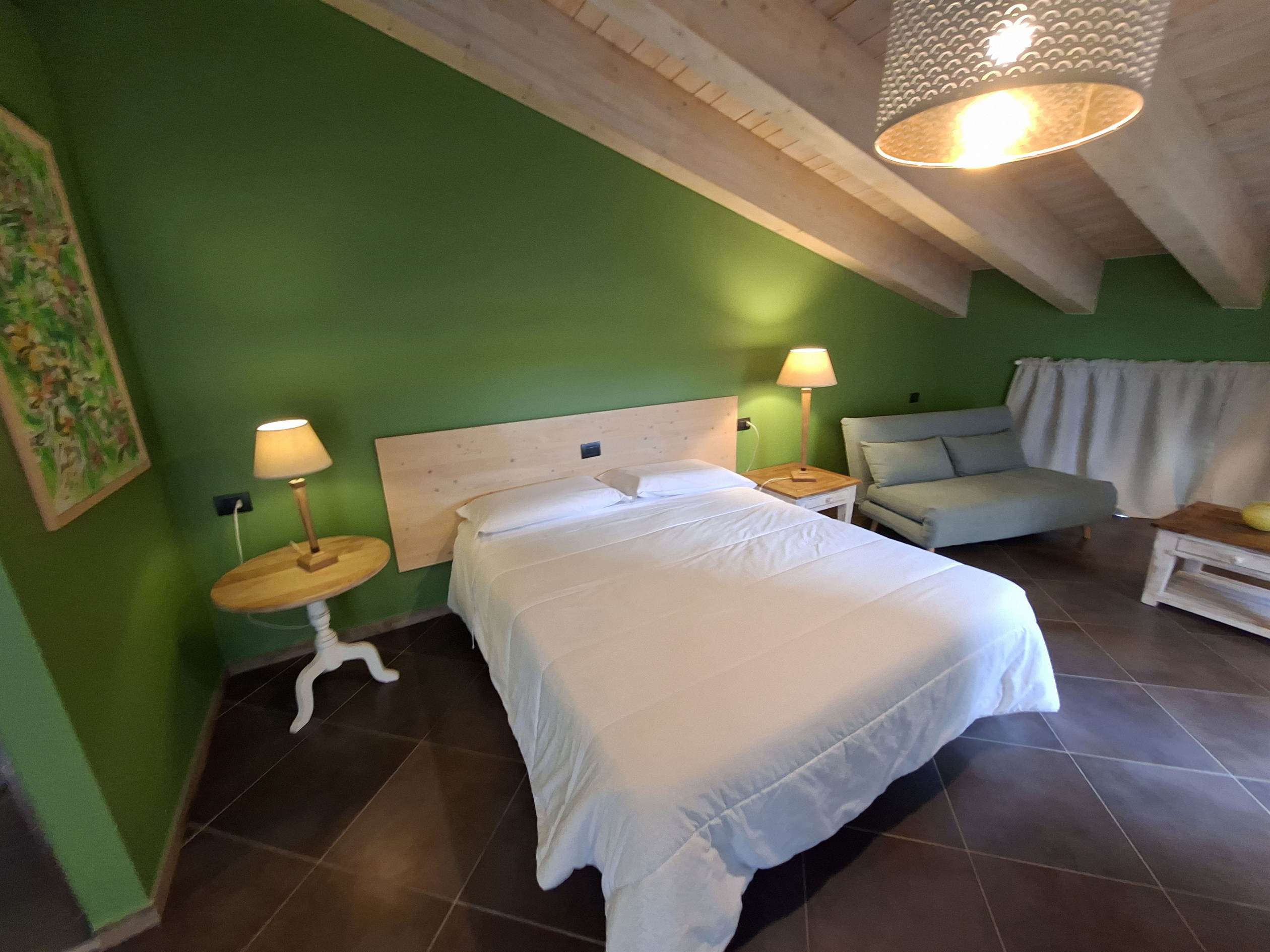 Mass Image Compressor Compressed this image. https://sourceforge.net/projects/icompress/ with Quality:68