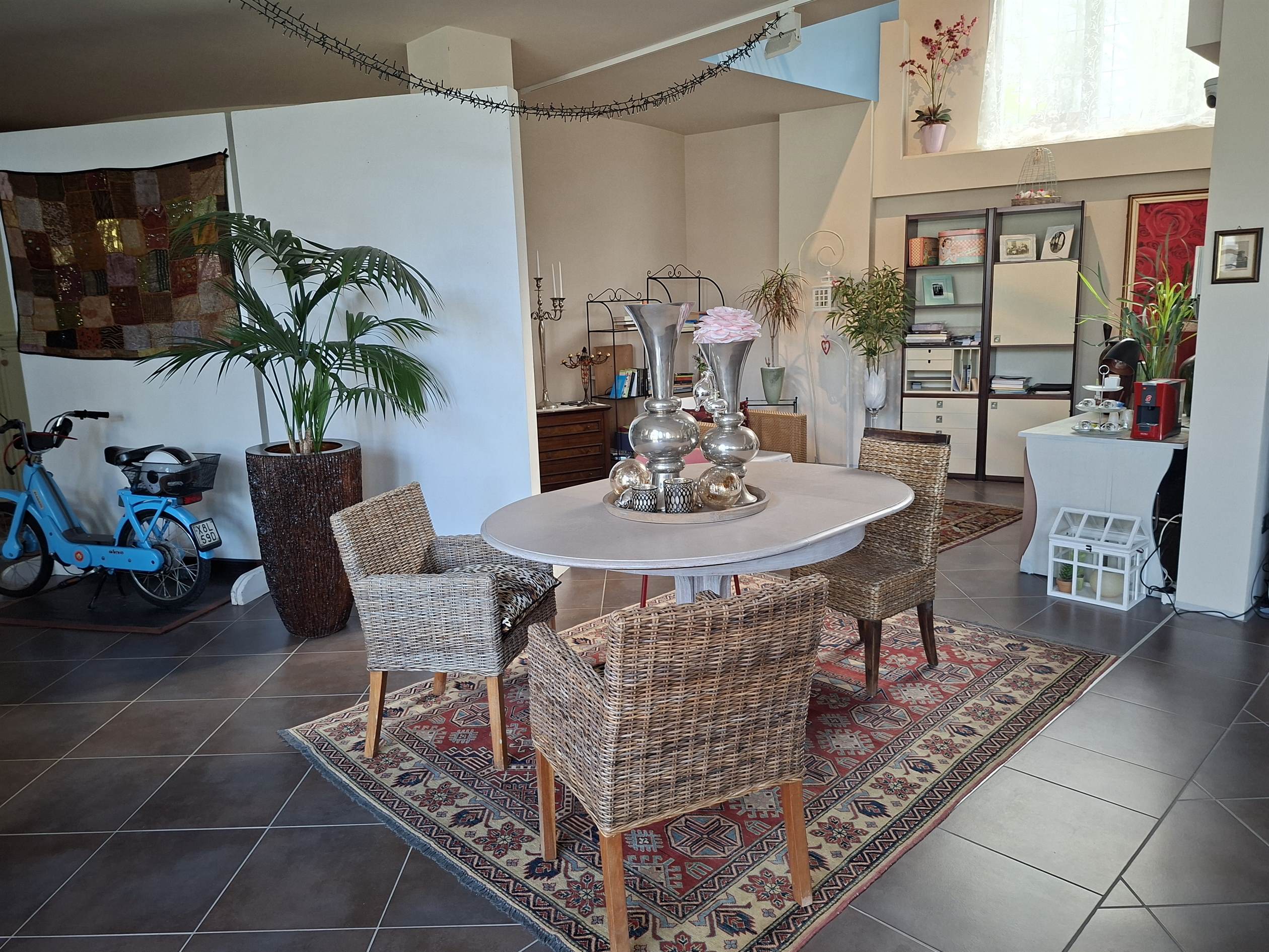 Mass Image Compressor Compressed this image. https://sourceforge.net/projects/icompress/ with Quality:68