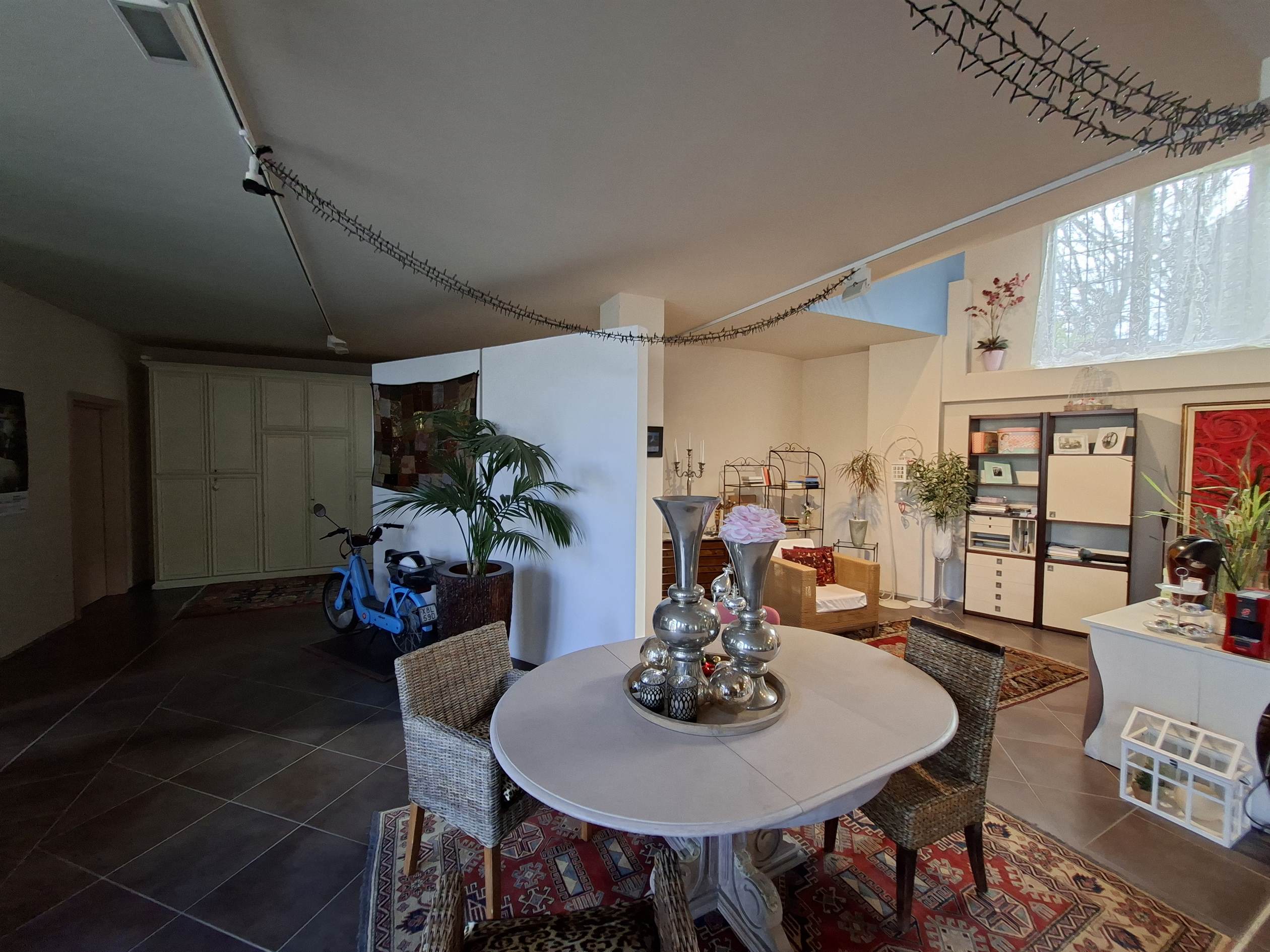 Mass Image Compressor Compressed this image. https://sourceforge.net/projects/icompress/ with Quality:68