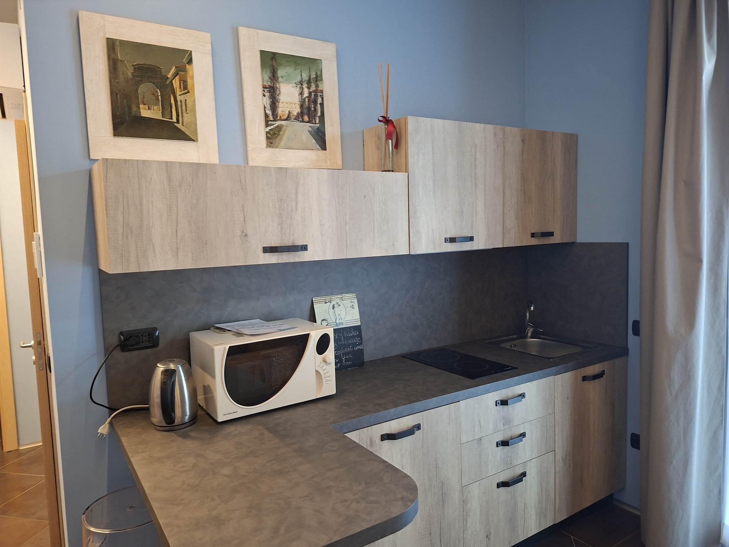 Mass Image Compressor Compressed this image. https://sourceforge.net/projects/icompress/ with Quality:68